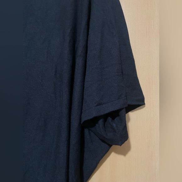 Sego Crossover Top | Black - Picture 8 of 9